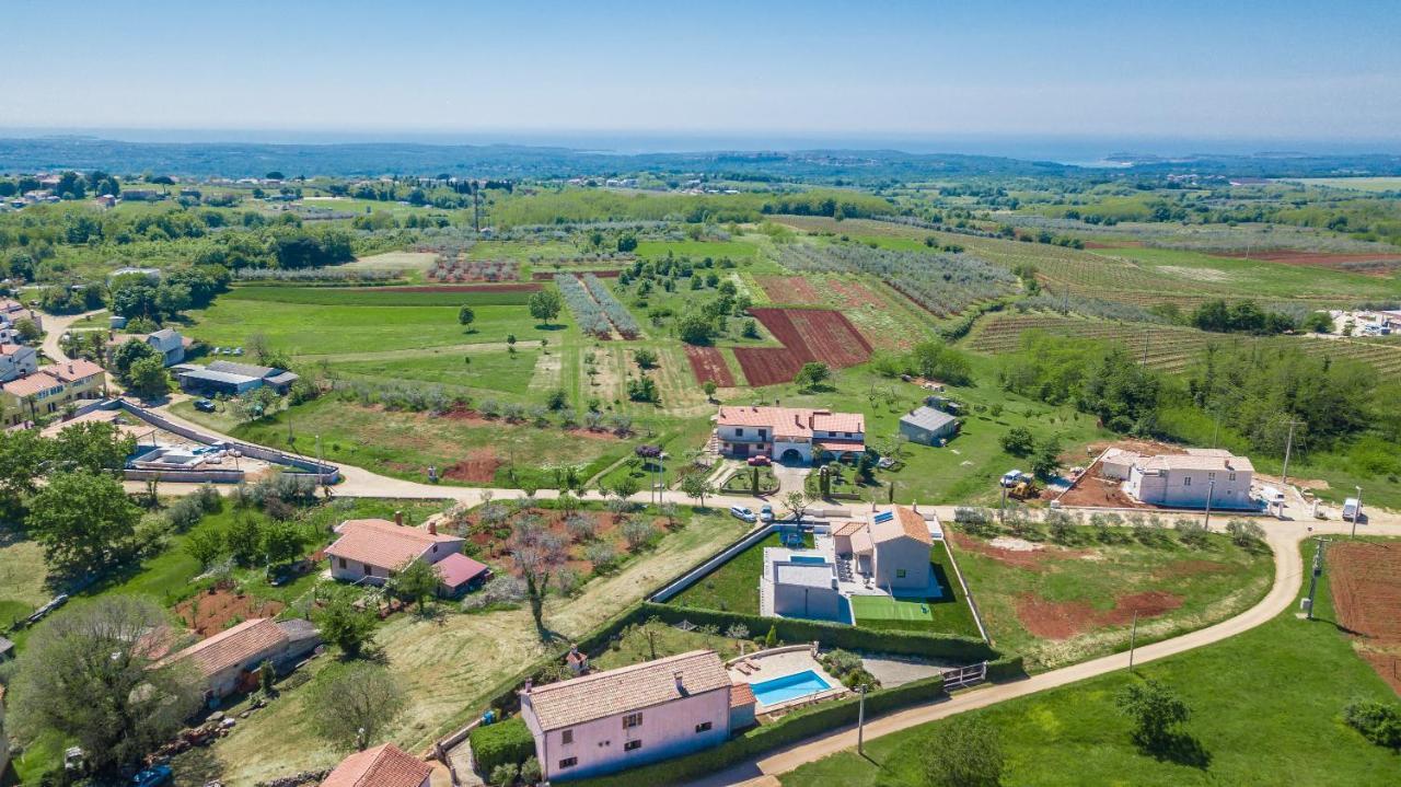 Villa Silvano & Nadija Kastelir Exterior photo