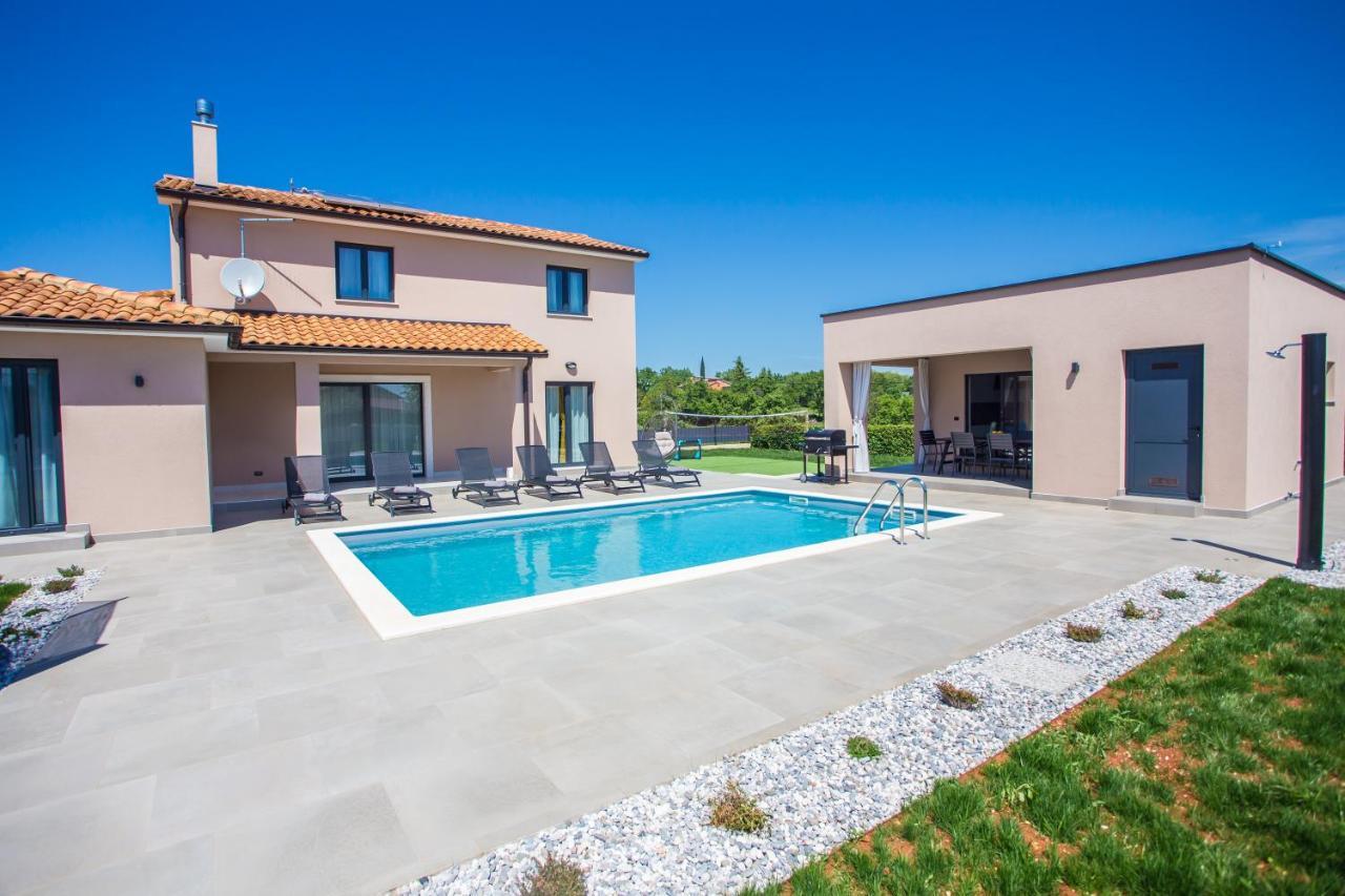 Villa Silvano & Nadija Kastelir Exterior photo