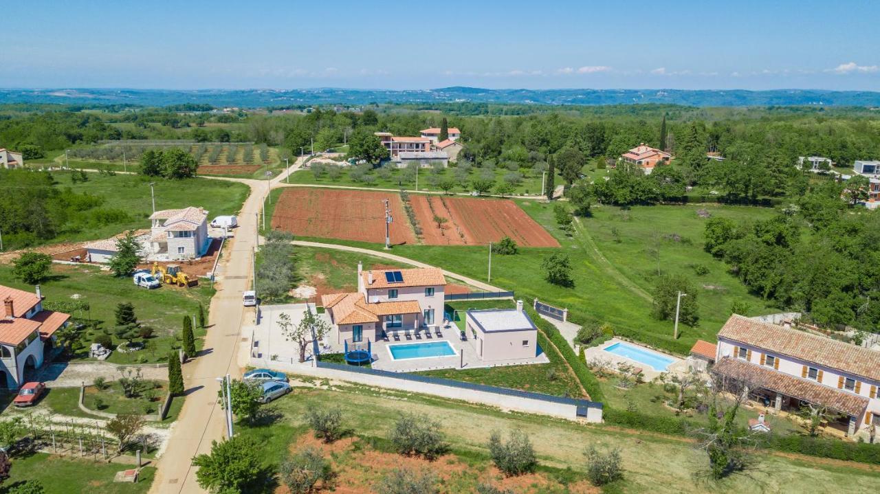 Villa Silvano & Nadija Kastelir Exterior photo